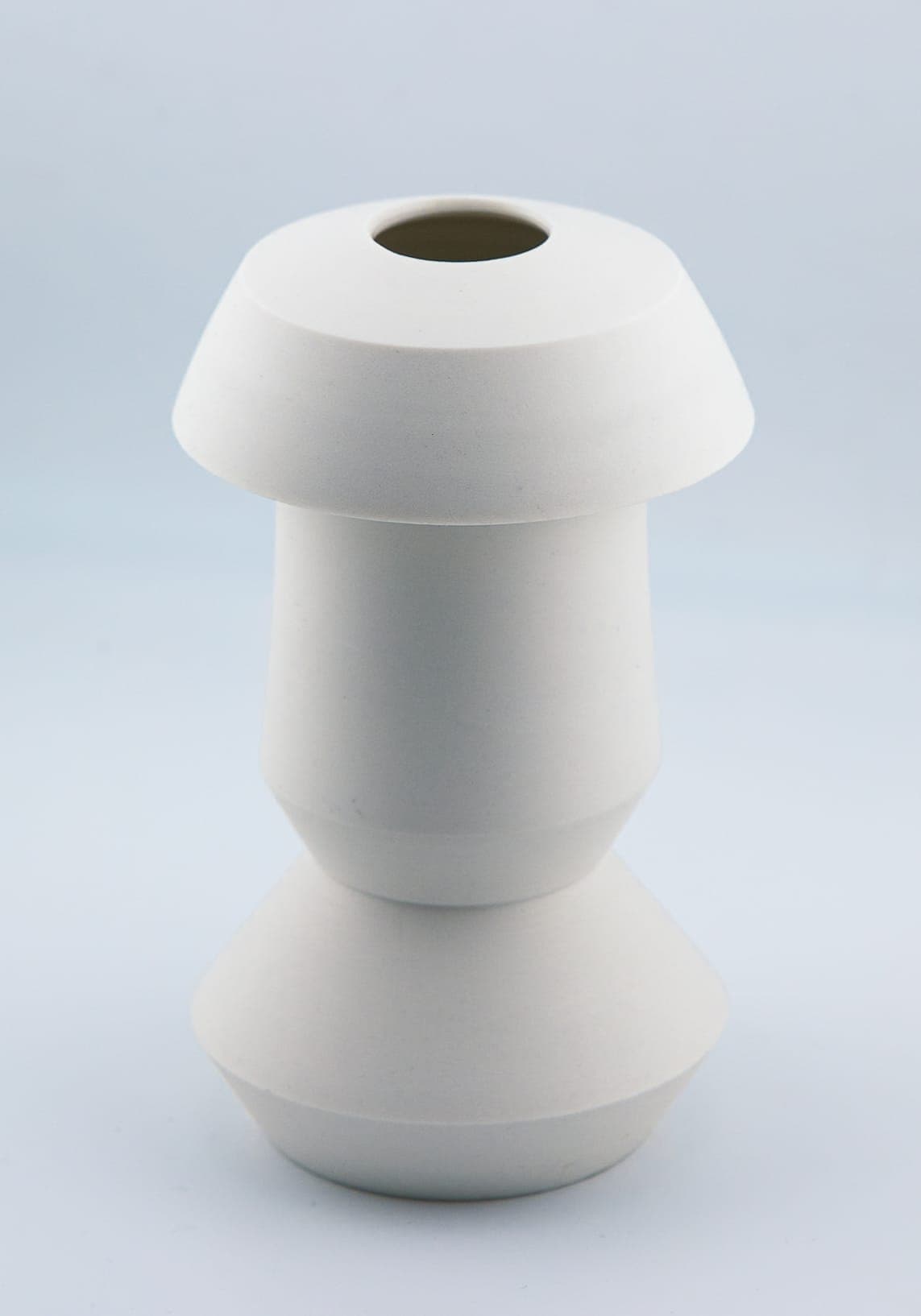 White disc vessel